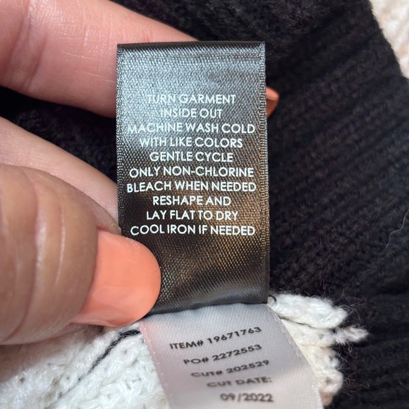 Torrid "Je T'aime" Knit Sweater Plus Size 3 Women's Black pink‎ white - Picture 7 of 7